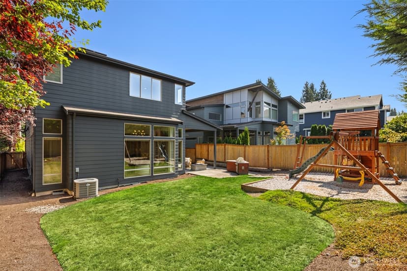 Property photo for 9221 126th Avenue NE, Kirkland photo 38