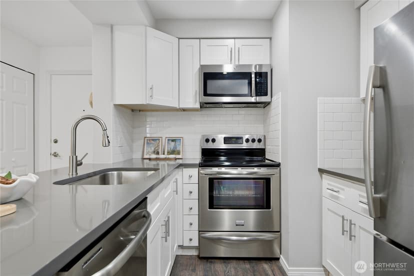 Property photo for 769 Hayes Street #201, Seattle photo 10
