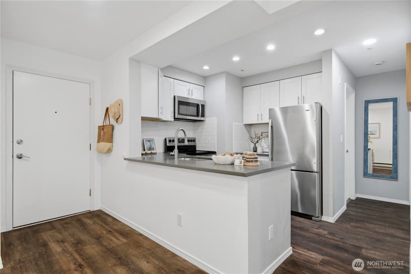 Property photo for 769 Hayes Street #201, Seattle photo 8