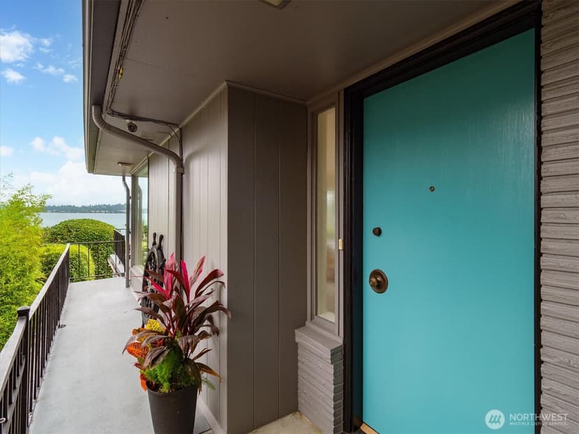 Property photo for 1302 Lakeside Avenue S, Seattle photo 3