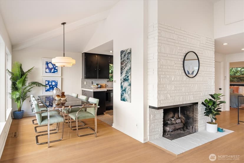 Property photo for 1302 Lakeside Avenue S, Seattle photo 8