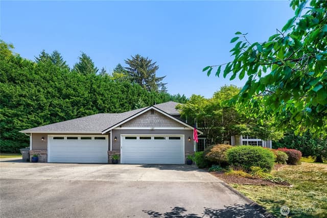 Property photo for 16132 107th Street SE, Snohomish photo 2