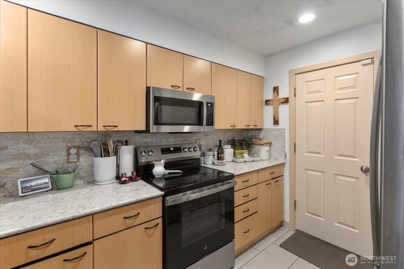 Property photo for 20808 72nd Avenue W #3, Edmonds photo 11