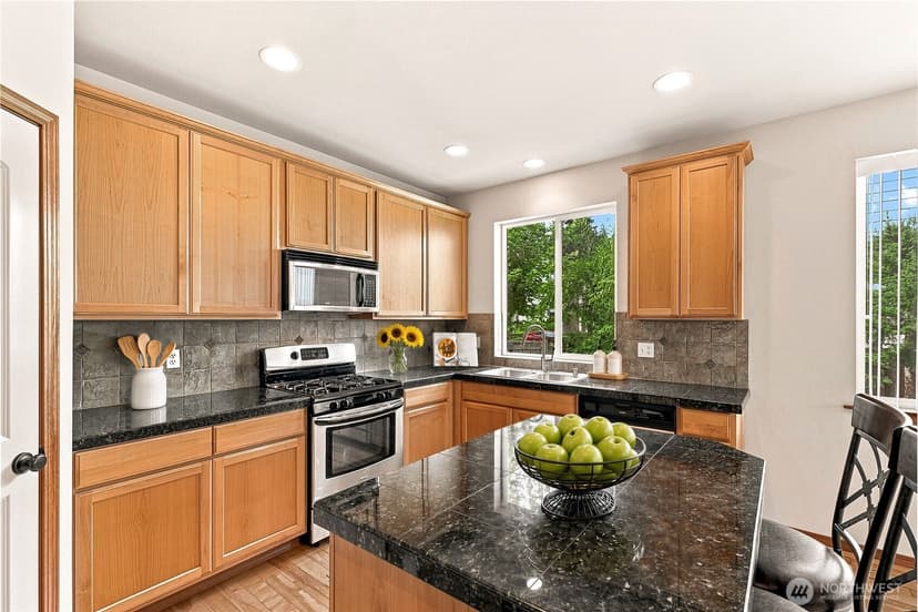 Property photo for 2709 157th Place SW, Lynnwood photo 10