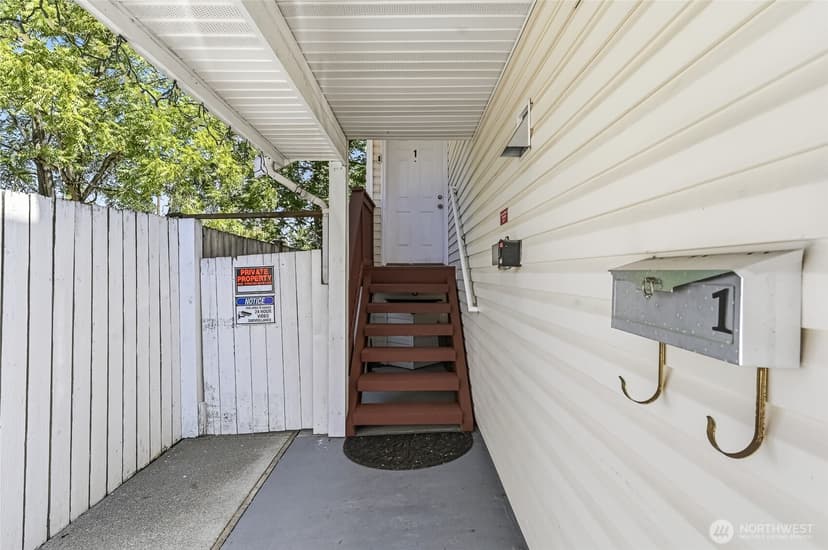 Property photo for 7009 42nd Avenue S #1, Seattle photo 3