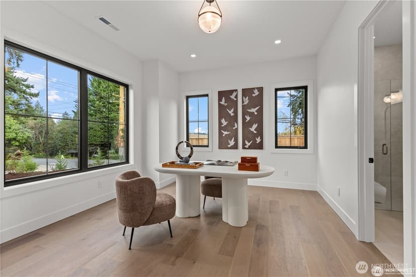Property photo for 10789 SE 10th Street, Bellevue photo 16