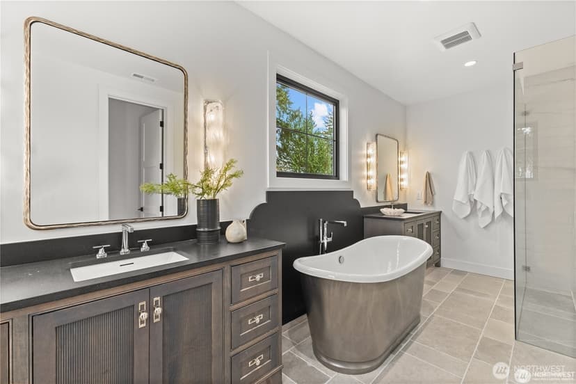 Property photo for 10789 SE 10th Street, Bellevue photo 13