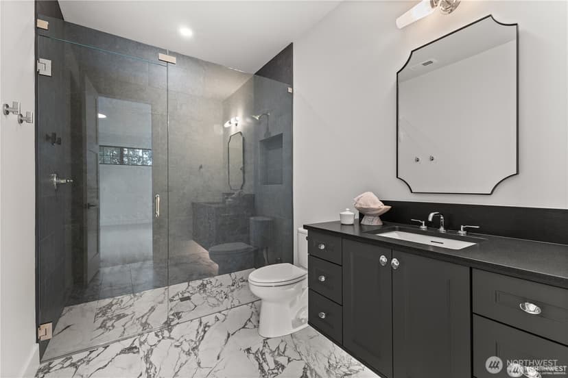 Property photo for 10789 SE 10th Street, Bellevue photo 20