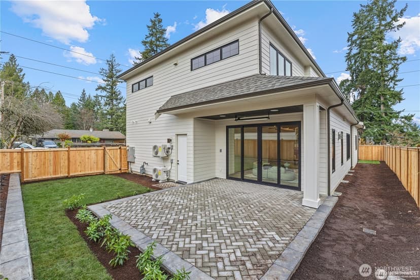Property photo for 10789 SE 10th Street, Bellevue photo 23