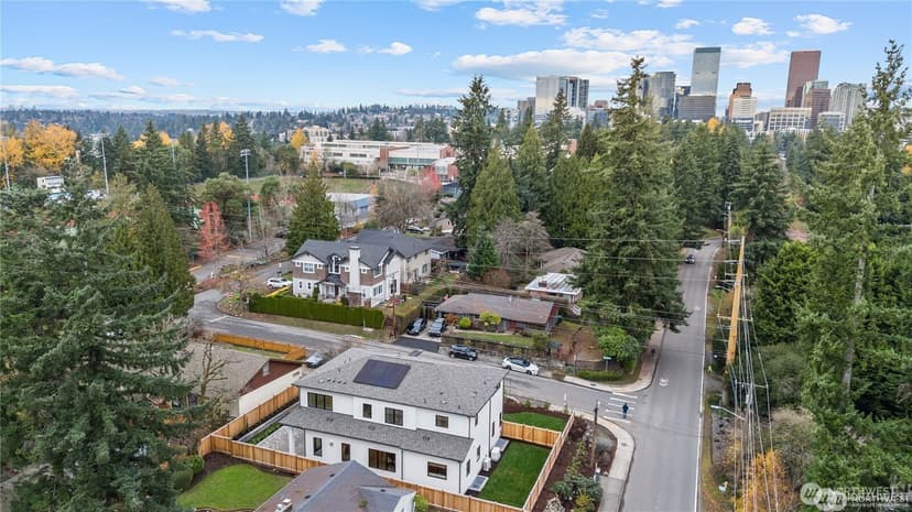 Property photo for 10789 SE 10th Street, Bellevue photo 25