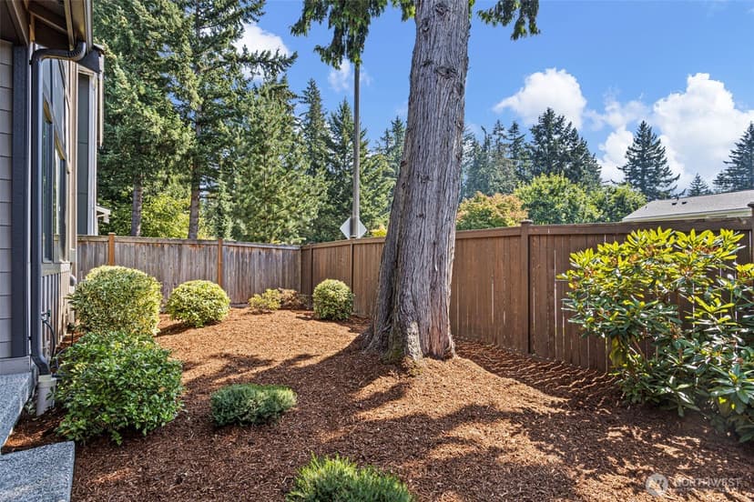 Property photo for 11823 NE 70th Lane, Kirkland photo 24