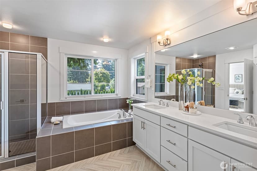 Property photo for 11823 NE 70th Lane, Kirkland photo 18