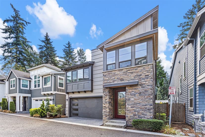 Property photo for 11823 NE 70th Lane, Kirkland photo 32