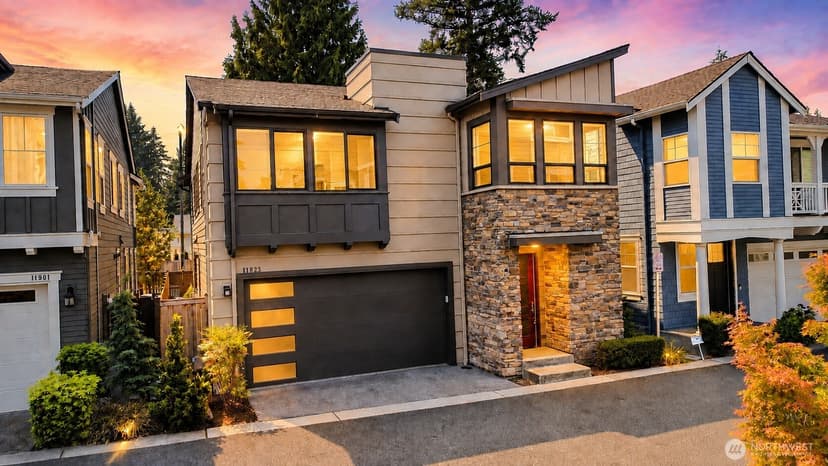 Property photo for 11823 NE 70th Lane, Kirkland photo 33