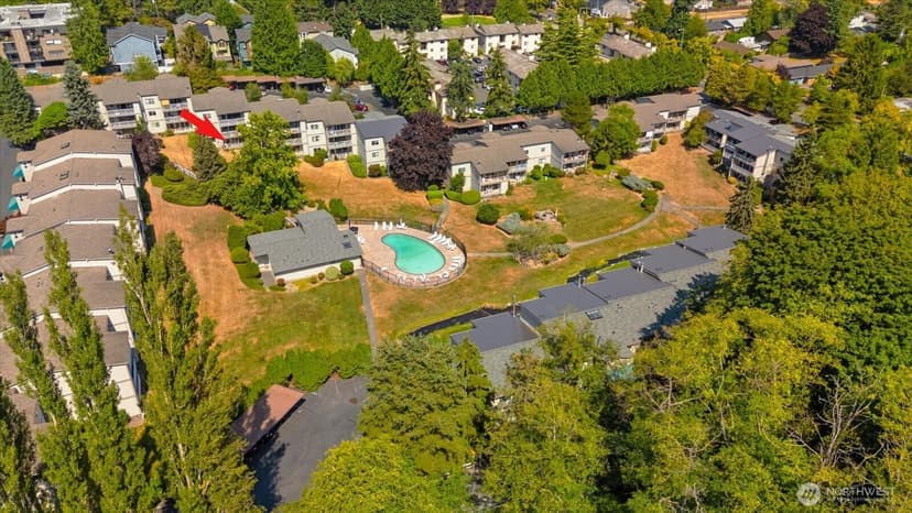 Property photo for 13265 15th Avenue NE #B10, Seattle photo 37
