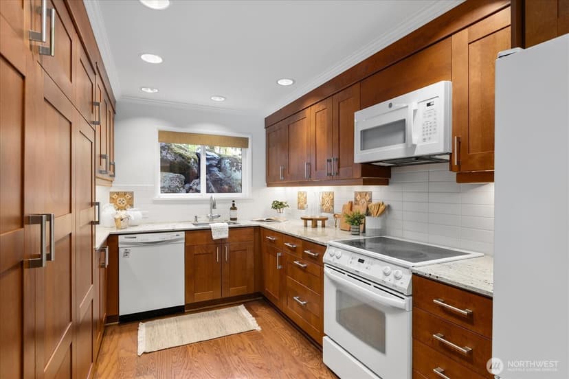 Property photo for 13265 15th Avenue NE #B10, Seattle photo 9
