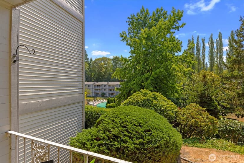 Property photo for 13265 15th Avenue NE #B10, Seattle photo 27