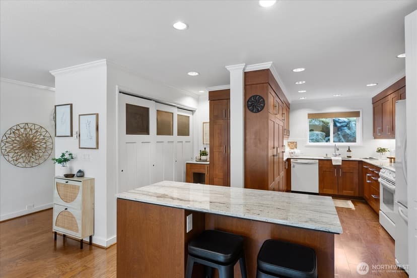 Property photo for 13265 15th Avenue NE #B10, Seattle photo 7