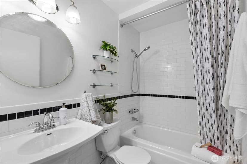 Property photo for 13265 15th Avenue NE #B10, Seattle photo 20