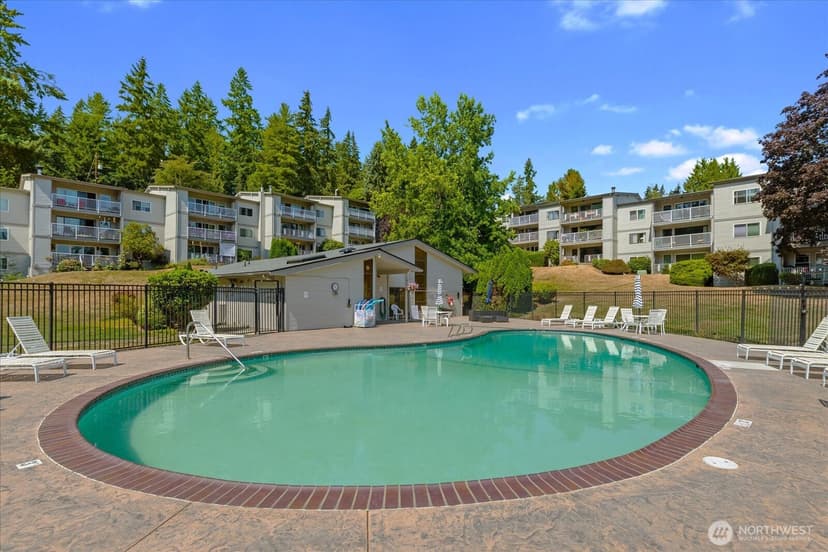 Property photo for 13265 15th Avenue NE #B10, Seattle photo 28