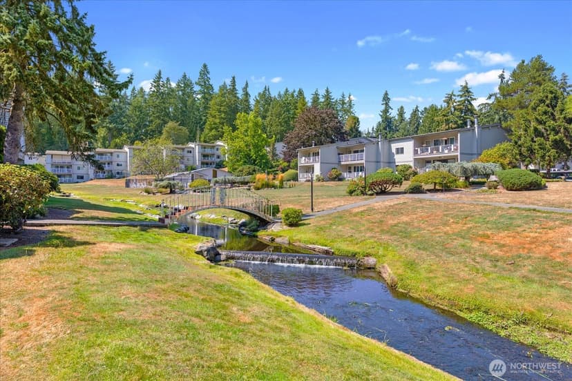 Property photo for 13265 15th Avenue NE #B10, Seattle photo 29