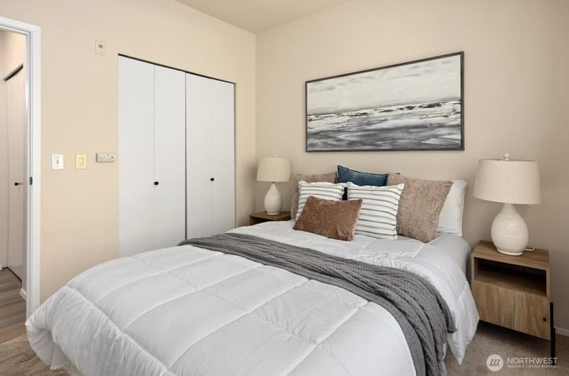 Property photo for 3213 Harbor Avenue SW #301, Seattle photo 2