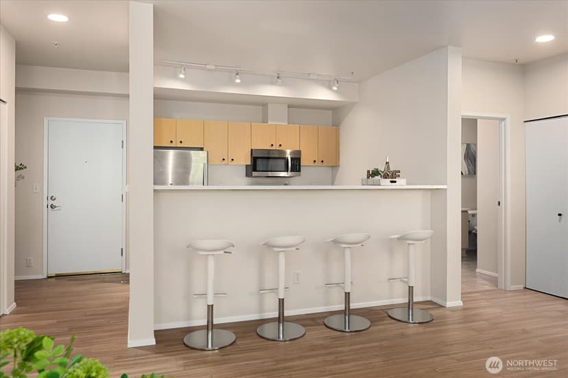 Property photo for 3213 Harbor Avenue SW #301, Seattle photo 8