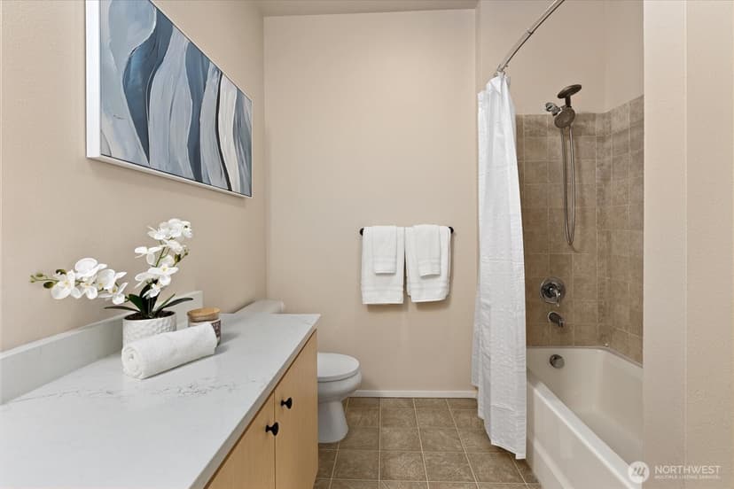 Property photo for 3213 Harbor Avenue SW #301, Seattle photo 12