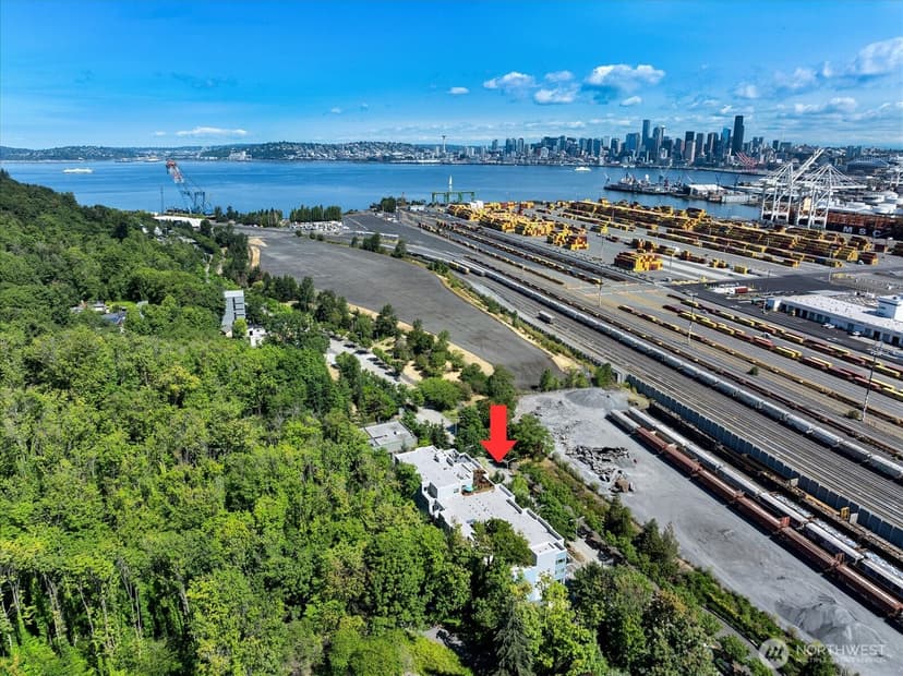 Property photo for 3213 Harbor Avenue SW #301, Seattle photo 19