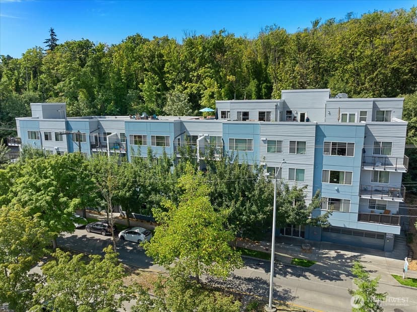 Property photo for 3213 Harbor Avenue SW #301, Seattle photo 17