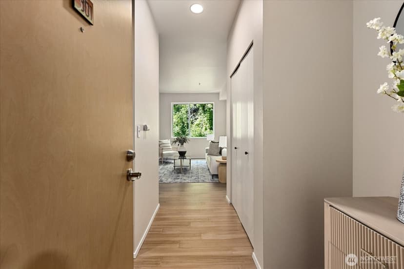 Property photo for 3213 Harbor Avenue SW #301, Seattle photo 13
