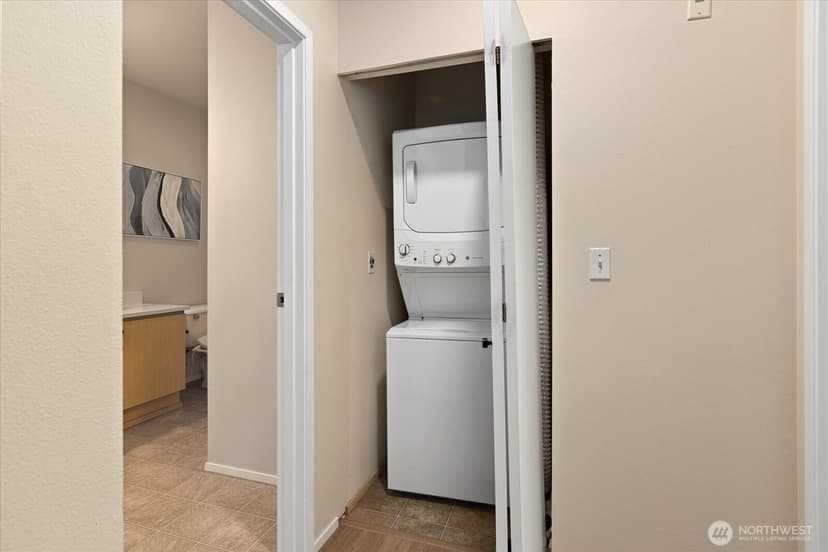 Property photo for 3213 Harbor Avenue SW #301, Seattle photo 14