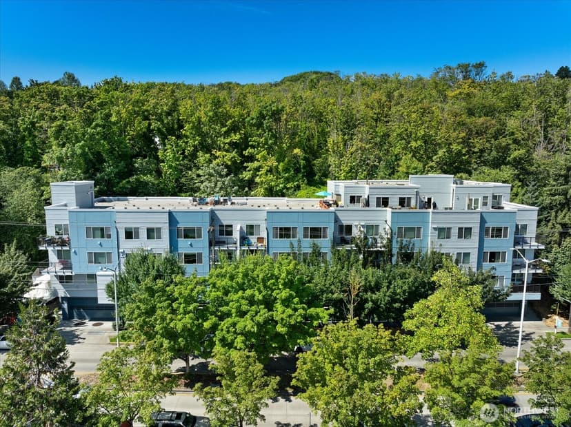 Property photo for 3213 Harbor Avenue SW #301, Seattle photo 18