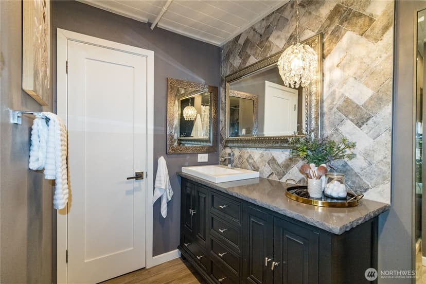 Property photo for 12995 Lake Shore Drive NW, Poulsbo photo 17