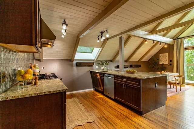 Property photo for 12995 Lake Shore Drive NW, Poulsbo photo 4