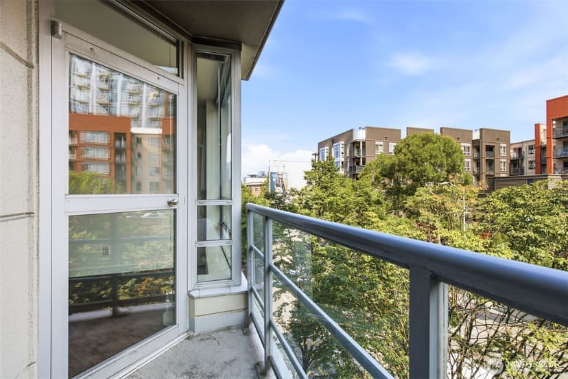 Property photo for 2929 1st Ave #418, Seattle photo 16