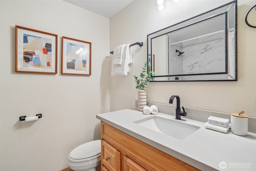 Property photo for 10132 NE 144th Place, Kirkland photo 19