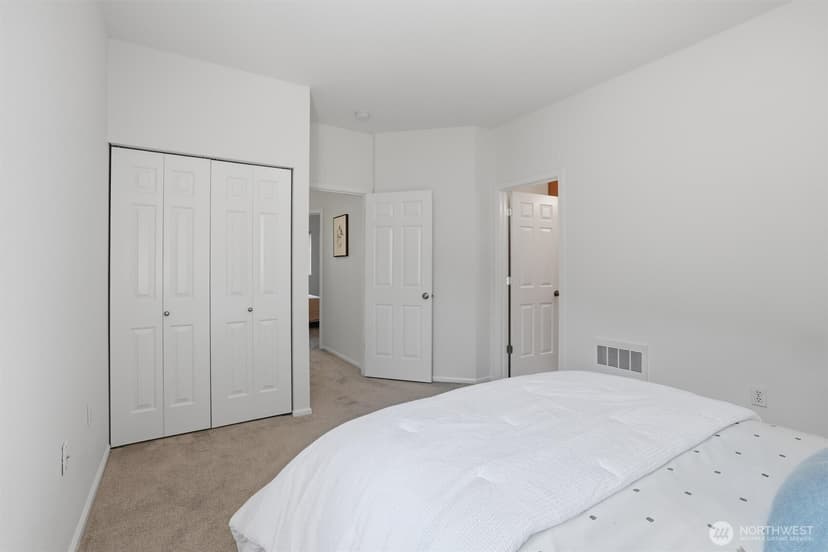 Property photo for 5001 Davis Place S #E, Renton photo 23