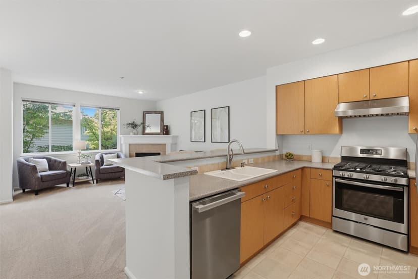 Property photo for 5001 Davis Place S #E, Renton photo 8