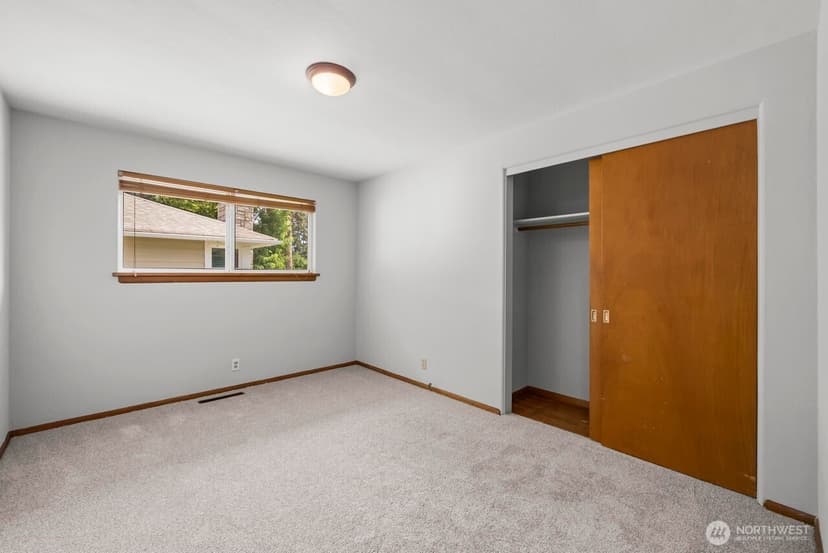 Property photo for 10419 16th Street E, Edgewood photo 20