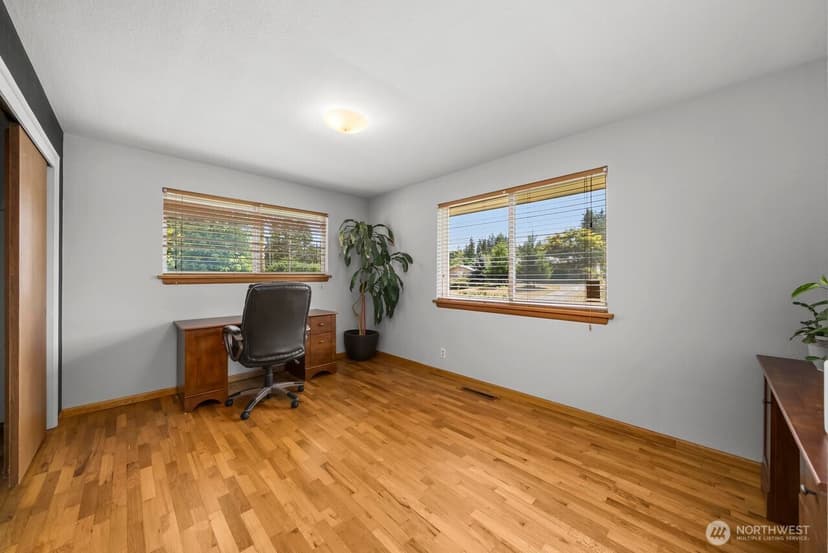 Property photo for 10419 16th Street E, Edgewood photo 21
