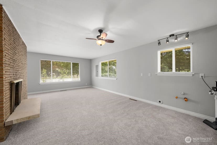 Property photo for 10419 16th Street E, Edgewood photo 23