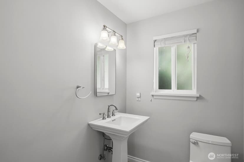Property photo for 10419 16th Street E, Edgewood photo 26