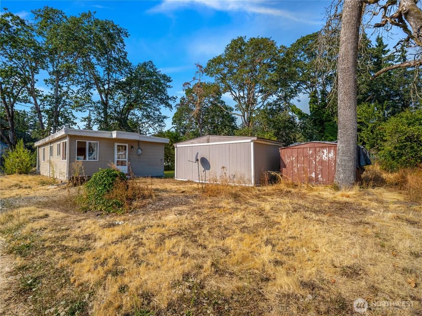Property photo for 14429 Portland Avenue SW, Lakewood photo 4
