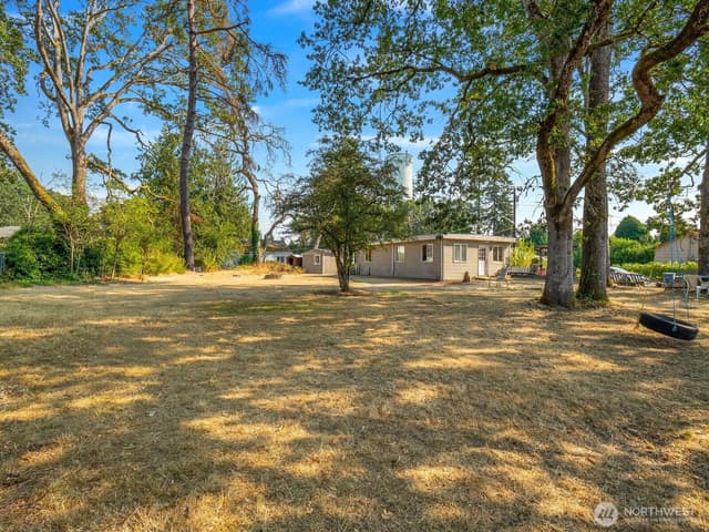 Property photo for 14429 Portland Avenue SW, Lakewood photo 5