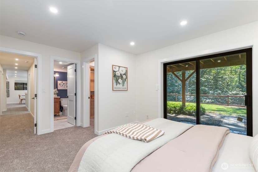 Property photo for 300 Mt. Pilchuck Avenue SW, Issaquah photo 19