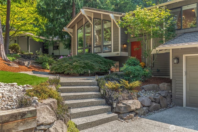 Property photo for 300 Mt. Pilchuck Avenue SW, Issaquah photo 27
