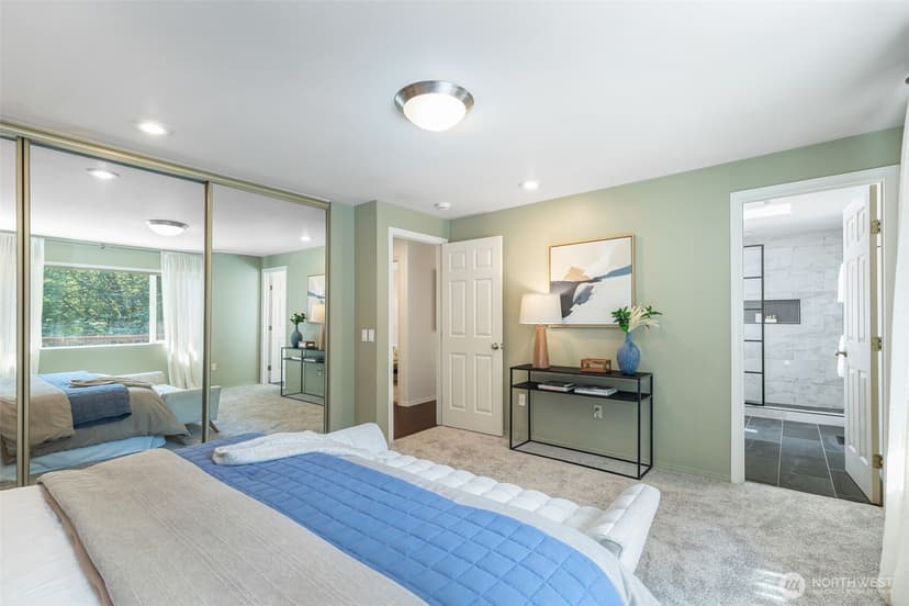 Property photo for 300 Mt. Pilchuck Avenue SW, Issaquah photo 10
