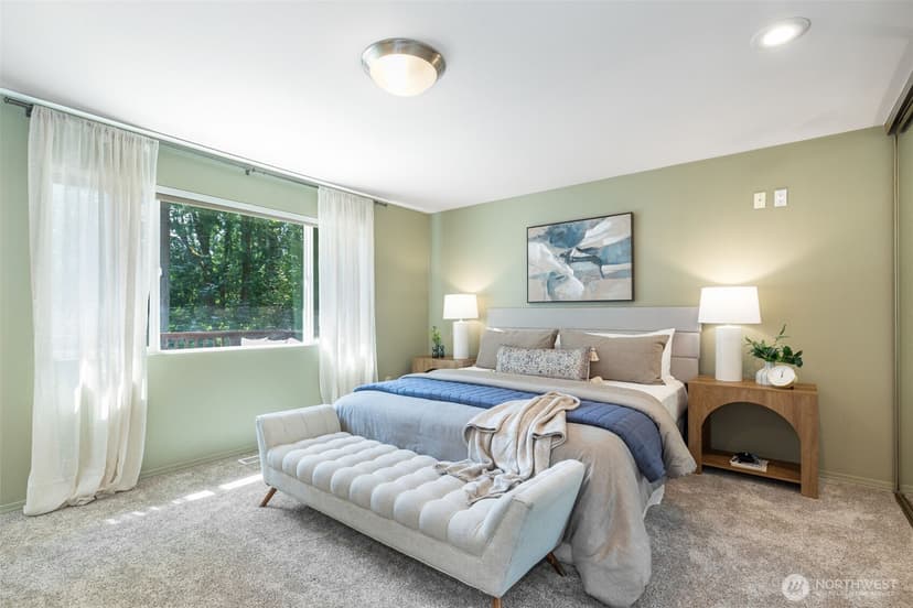 Property photo for 300 Mt. Pilchuck Avenue SW, Issaquah photo 9