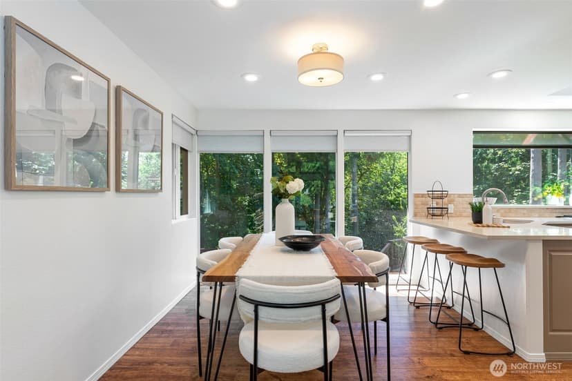 Property photo for 300 Mt. Pilchuck Avenue SW, Issaquah photo 5
